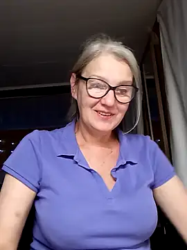 Snapshot of irinamaux chatting on September 16, 2025, 5:30 am irinamaux online show from September 16, 2025, 5:30 am