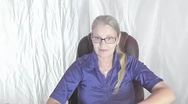 Snapshot of irinamaux chatting on February 27, 2025, 10:22 am irinamaux online show from February 27, 2025, 10:22 am