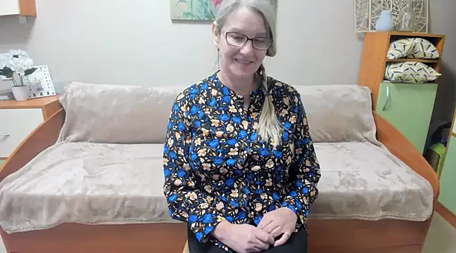 Snapshot of irinamaux chatting on March 16, 2025, 9:05 am irinamaux online show from March 16, 2025, 9:05 am