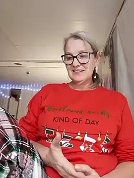 irinamaux online show from December 3, 2025, 8:52 pm