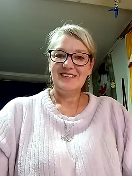 irinamaux online show from May 30, 2026, 7:58 am