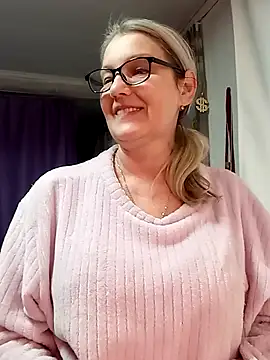 irinamaux online show from February 7, 2026, 7:49 am