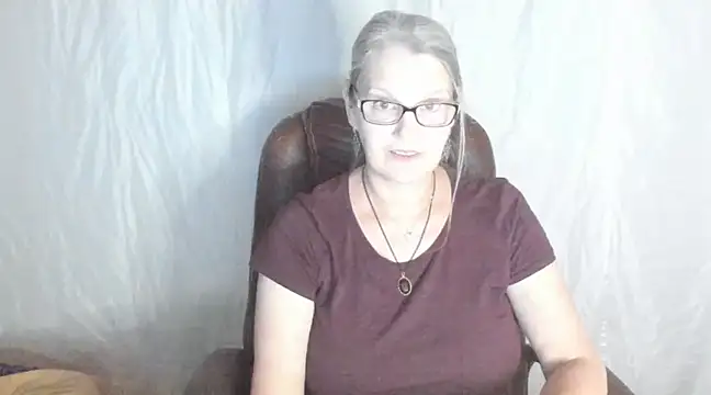Snapshot of irinamaux chatting on February 27, 2025, 4:32 pm irinamaux online show from February 27, 2025, 4:32 pm