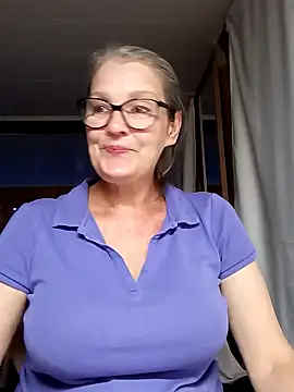 Snapshot of irinamaux chatting on September 11, 2025, 4:40 pm irinamaux online show from September 11, 2025, 4:40 pm