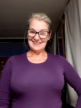 Snapshot of irinamaux chatting on September 26, 2025, 12:39 am irinamaux online show from September 26, 2025, 12:39 am