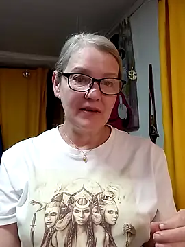 irinamaux online show from March 25, 2026, 11:14 pm