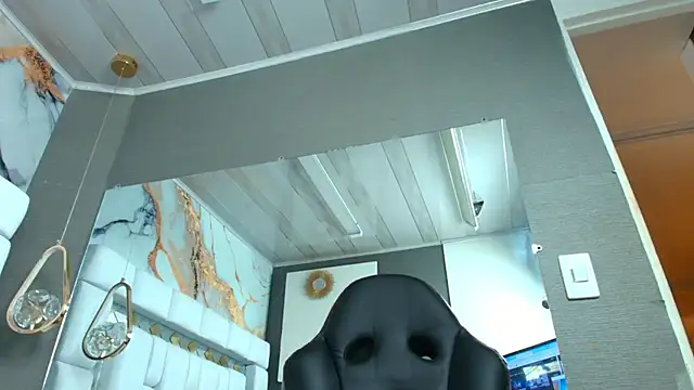 Snapshot of emily_madrid chatting on November 8, 2025, 5:44 am emily madrid online show from November 8, 2025, 5:44 am