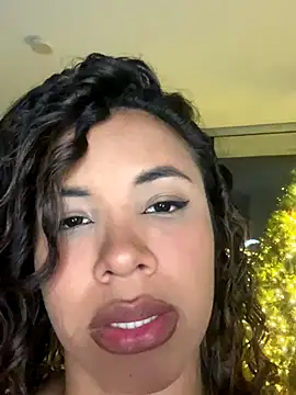 Brunettexio online show from December 17, 2025, 3:22 am