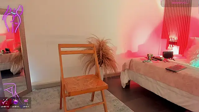 Snapshot of fransheska_rossi chatting on November 27, 2025, 1:22 pm fransheska rossi online show from November 27, 2025, 1:22 pm