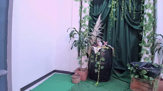 Sofi Perez  online show from March 5, 2026, 11:18 am