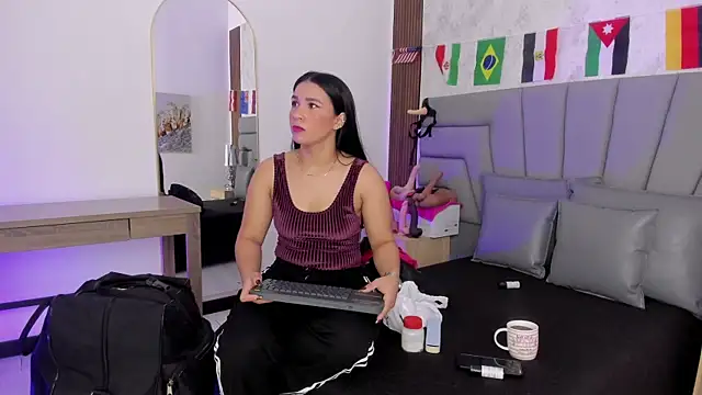 Sofi Perez  online show from July 13, 2026, 11:09 am