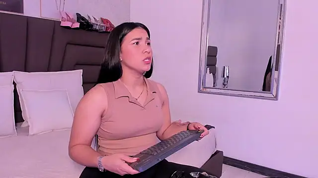 Snapshot of Sofi_Perez_ chatting on September 29, 2025, 11:27 am Sofi Perez online show from September 29, 2025, 11:27 am