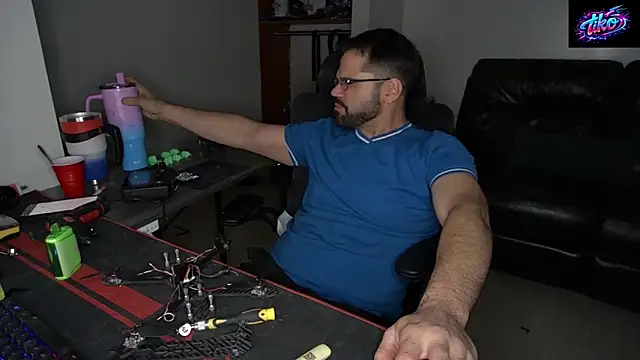 Zander823 online show from April 5, 2026, 10:44 am