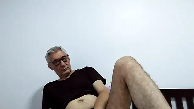 BIGUNCUTHARDCOCK online show from May 7, 2026, 12:26 am