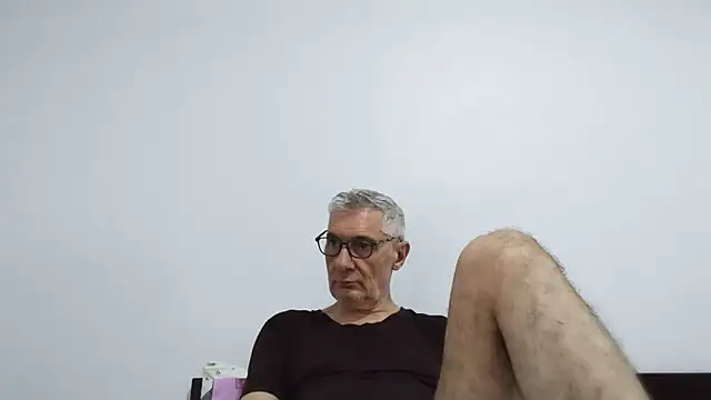 BIGUNCUTHARDCOCK online show from May 26, 2026, 12:31 am