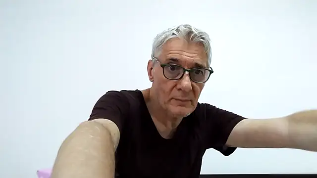 BIGUNCUTHARDCOCK online show from May 15, 2026, 1:03 am