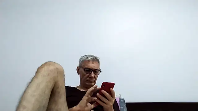 BIGUNCUTHARDCOCK online show from May 1, 2026, 12:04 am
