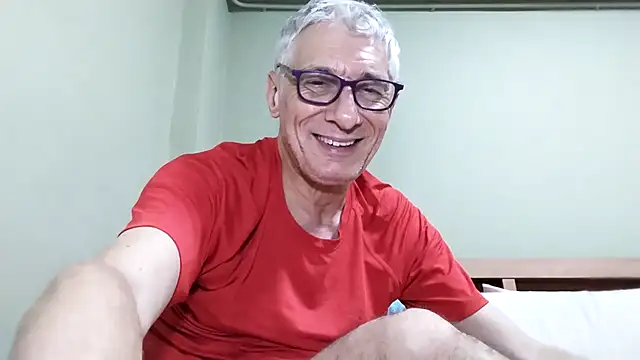 Snapshot of BIGUNCUTHARDCOCK chatting on January 18, 2026, 2:53 pm BIGUNCUTHARDCOCK online show from January 18, 2026, 2:53 pm