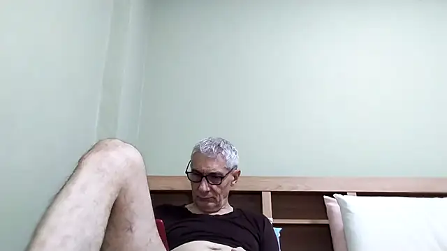 Snapshot of BIGUNCUTHARDCOCK chatting on January 19, 2026, 2:59 am BIGUNCUTHARDCOCK online show from January 19, 2026, 2:59 am