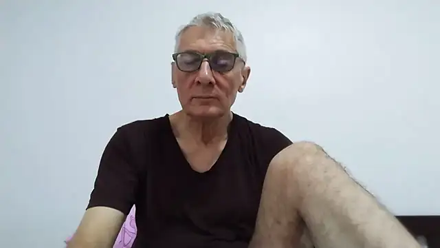 BIGUNCUTHARDCOCK online show from May 19, 2026, 12:15 am