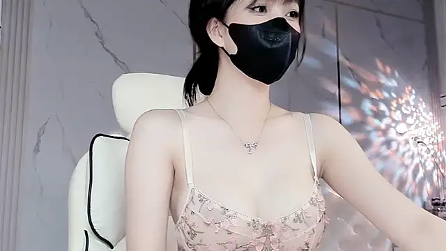 Luli-bae online show from March 18, 2025, 2:29 am