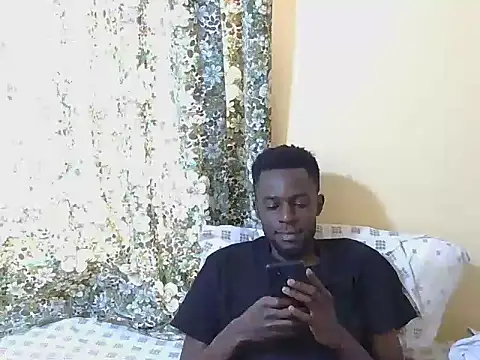 Snapshot of large_blackdick chatting on October 3, 2025, 9:44 am large blackdick online show from October 3, 2025, 9:44 am
