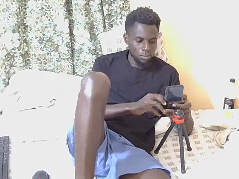 Snapshot of large_blackdick chatting on September 24, 2025, 12:51 am large blackdick online show from September 24, 2025, 12:51 am