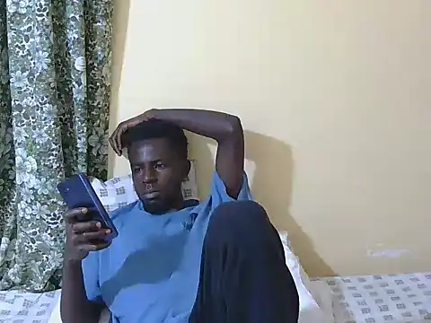 Snapshot of large_blackdick chatting on October 9, 2025, 3:34 pm large blackdick online show from October 9, 2025, 3:34 pm