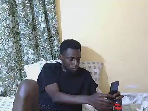 Snapshot of large_blackdick chatting on October 10, 2025, 9:15 pm large blackdick online show from October 10, 2025, 9:15 pm