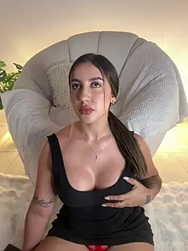 Sarapalmer1 online show from March 12, 2025, 11:01 pm