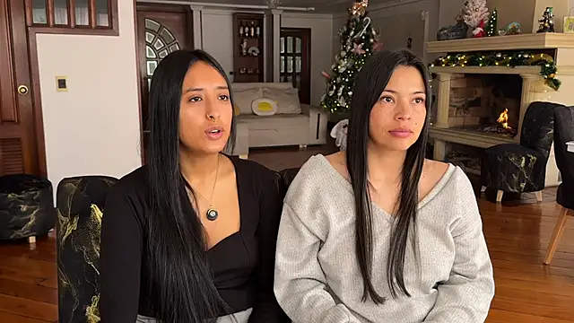 2SummerLove1 online show from November 24, 2025, 4:18 pm