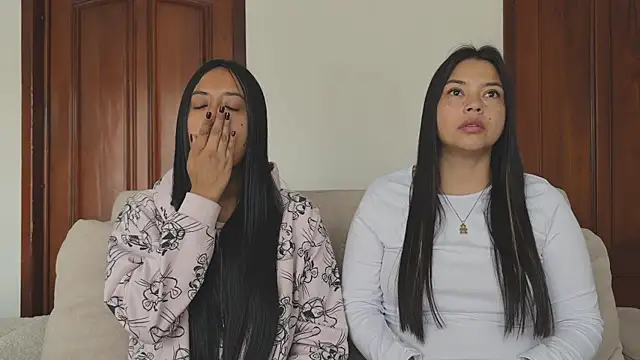 2SummerLove1 online show from October 30, 2025, 2:25 pm