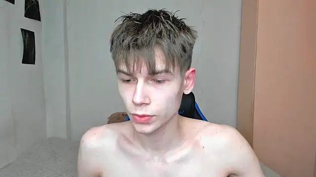 Snapshot of Makentoshi_ chatting on February 12, 2025, 3:27 pm Makentoshi online show from February 12, 2025, 3:27 pm