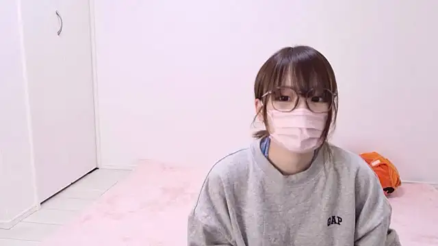 hi---chan- online show from January 11, 2026, 12:06 am