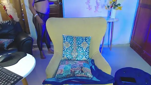 blackandwhite 2 online show from April 8, 2026, 3:13 pm