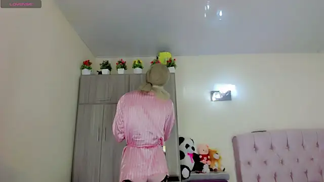 Snapshot of Victoria_Kastelo chatting on December 12, 2024, 7:26 pm Victoria Kastelo online show from December 12, 2024, 7:26 pm
