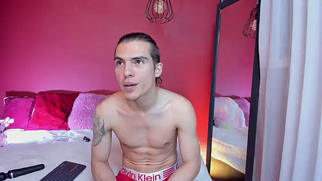 Snapshot of _Tattoo_Couple chatting on May 1, 2026, 4:12 pm Tattoo Couple online show from May 1, 2026, 4:12 pm