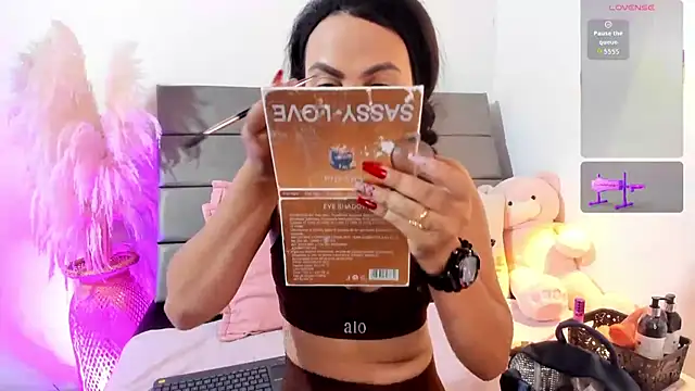 Julieta Coopeer  online show from March 29, 2026, 10:28 am