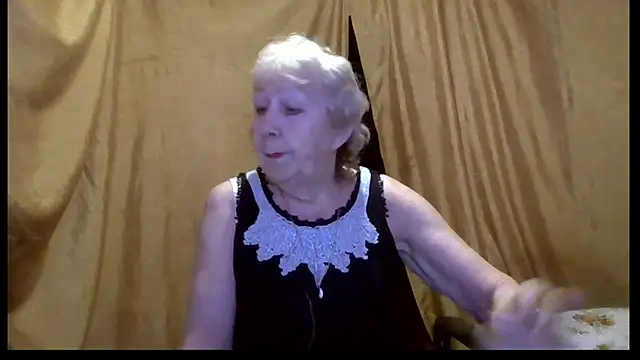  Estelitta 5 online show from February 15, 2026, 8:08 pm