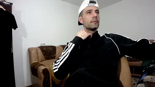 I like older menn online show from February 2, 2026, 5:50 am