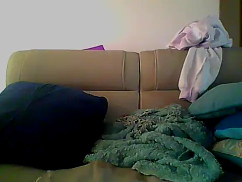 Snapshot of Skater29xx2 chatting on February 13, 2025, 9:17 pm Skater29xx2 online show from February 13, 2025, 9:17 pm