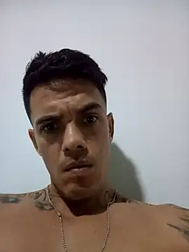 Snapshot of Skater29xx2 chatting on February 5, 2026, 11:33 pm Skater29xx2 online show from February 5, 2026, 11:33 pm