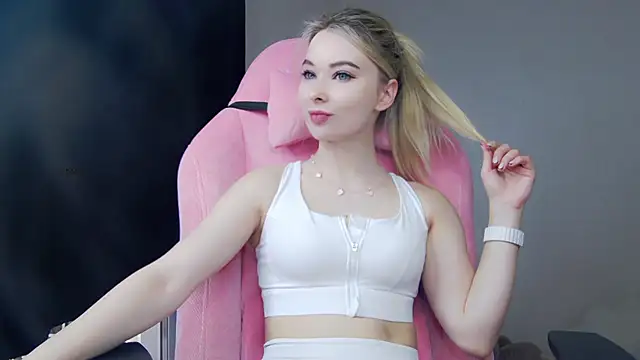 Snapshot of Haters__ chatting on November 21, 2025, 5:17 am Haters online show from November 21, 2025, 5:17 am