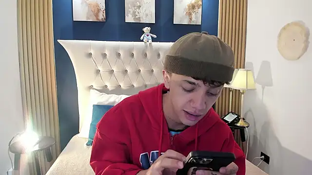 Snapshot of Tomy_Rox chatting on March 14, 2026, 12:33 pm Tomy Rox online show from March 14, 2026, 12:33 pm