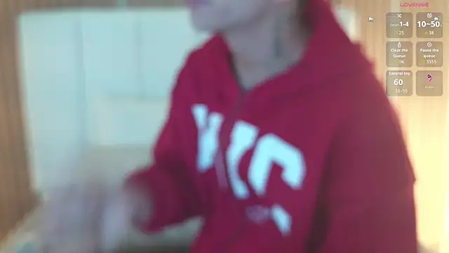 Snapshot of Tomy_Rox chatting on April 3, 2026, 8:37 pm Tomy Rox online show from April 3, 2026, 8:37 pm