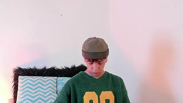 Snapshot of Tomy_Rox chatting on November 8, 2025, 8:23 pm Tomy Rox online show from November 8, 2025, 8:23 pm