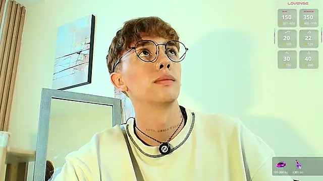 Snapshot of Tomy_Rox chatting on April 13, 2026, 8:46 pm Tomy Rox online show from April 13, 2026, 8:46 pm