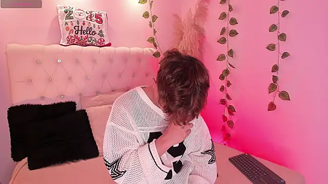 Snapshot of Tomy_Rox chatting on December 23, 2025, 4:45 am Tomy Rox online show from December 23, 2025, 4:45 am