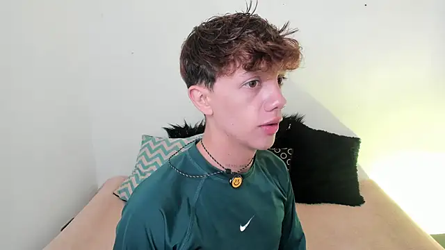 Snapshot of Tomy_Rox chatting on January 14, 2026, 8:23 pm Tomy Rox online show from January 14, 2026, 8:23 pm