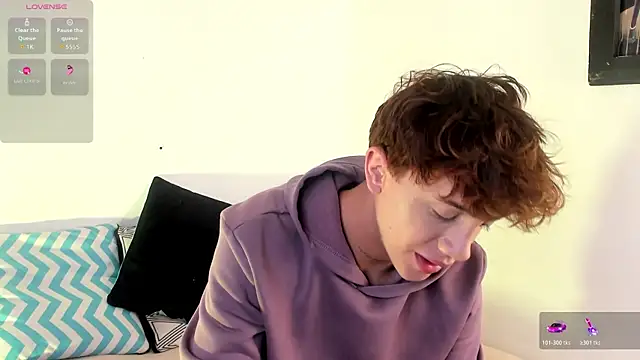 Snapshot of Tomy_Rox chatting on October 20, 2025, 8:09 pm Tomy Rox online show from October 20, 2025, 8:09 pm